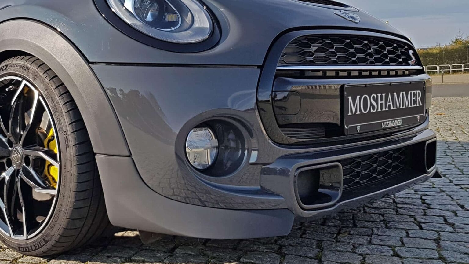 mini_cooper_s-f56-frontspoiler-black_band_jcw_pro-style-moshammer.jpg