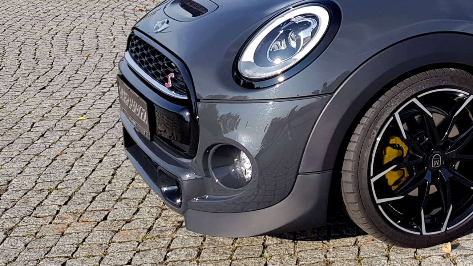 mini_coopers-frontspoiler-black_band_jcw_pro-style-moshammer.jpg